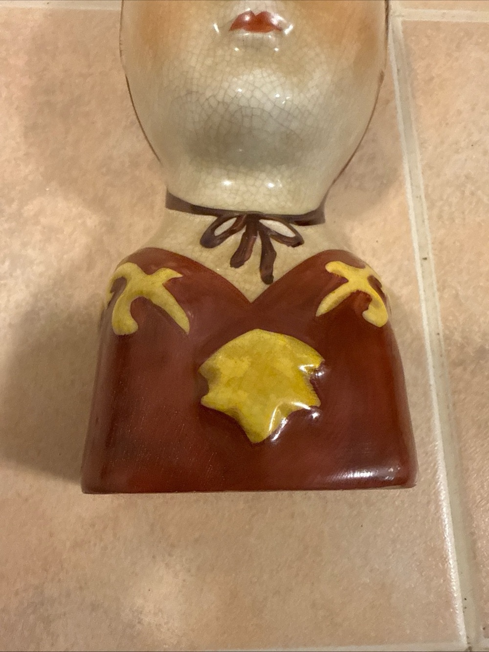 Scandivanian Mid Century Wall Pocket Ceramic Head Vase - Picture 8 of 9